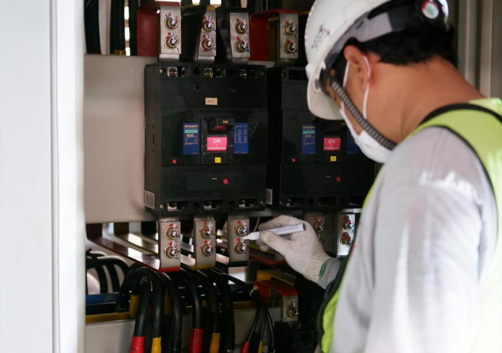 Circuit Breaker Maintenance Ke
